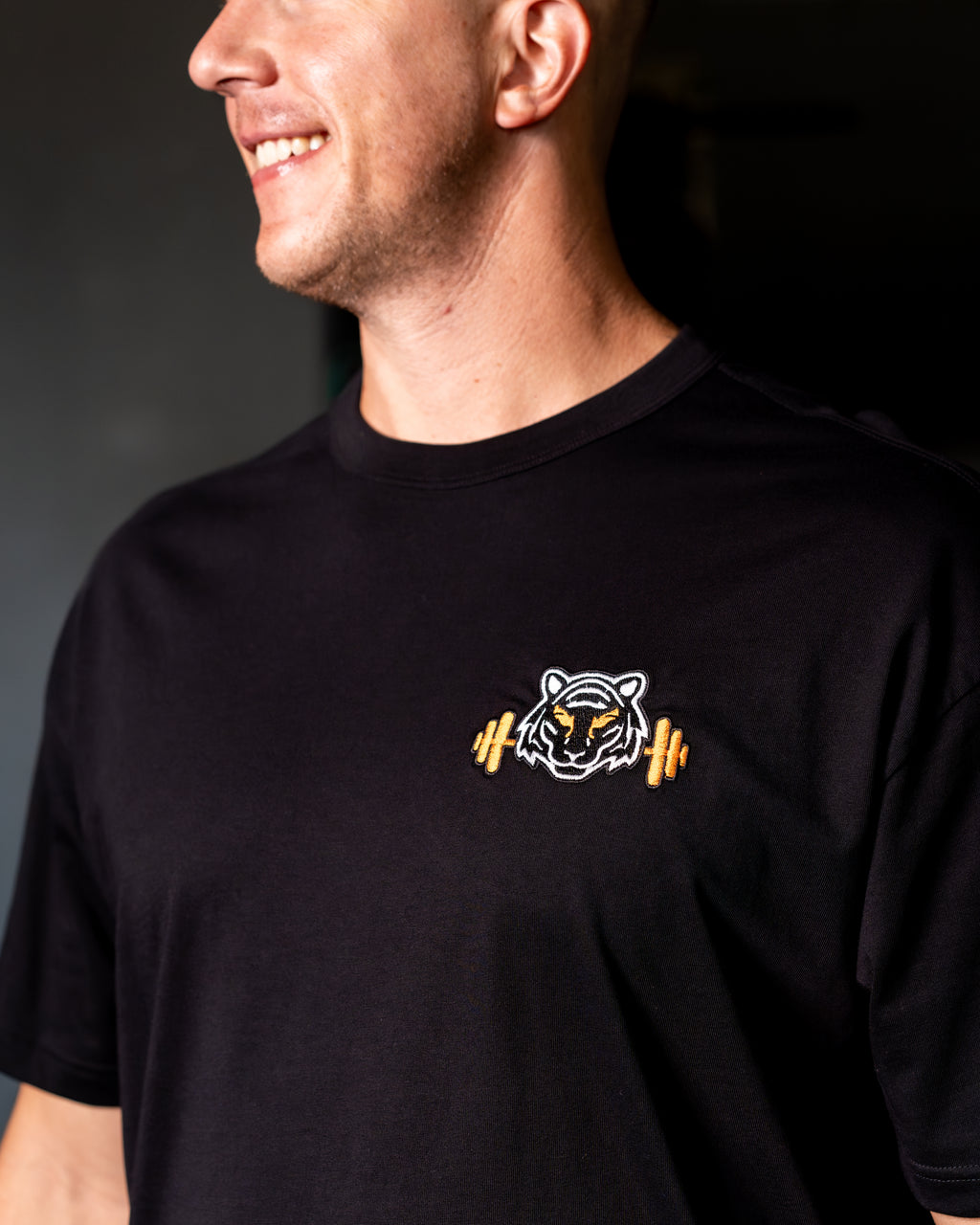T - SHIRT OVERSIZE CON TIGRE RICAMATA - UOMO