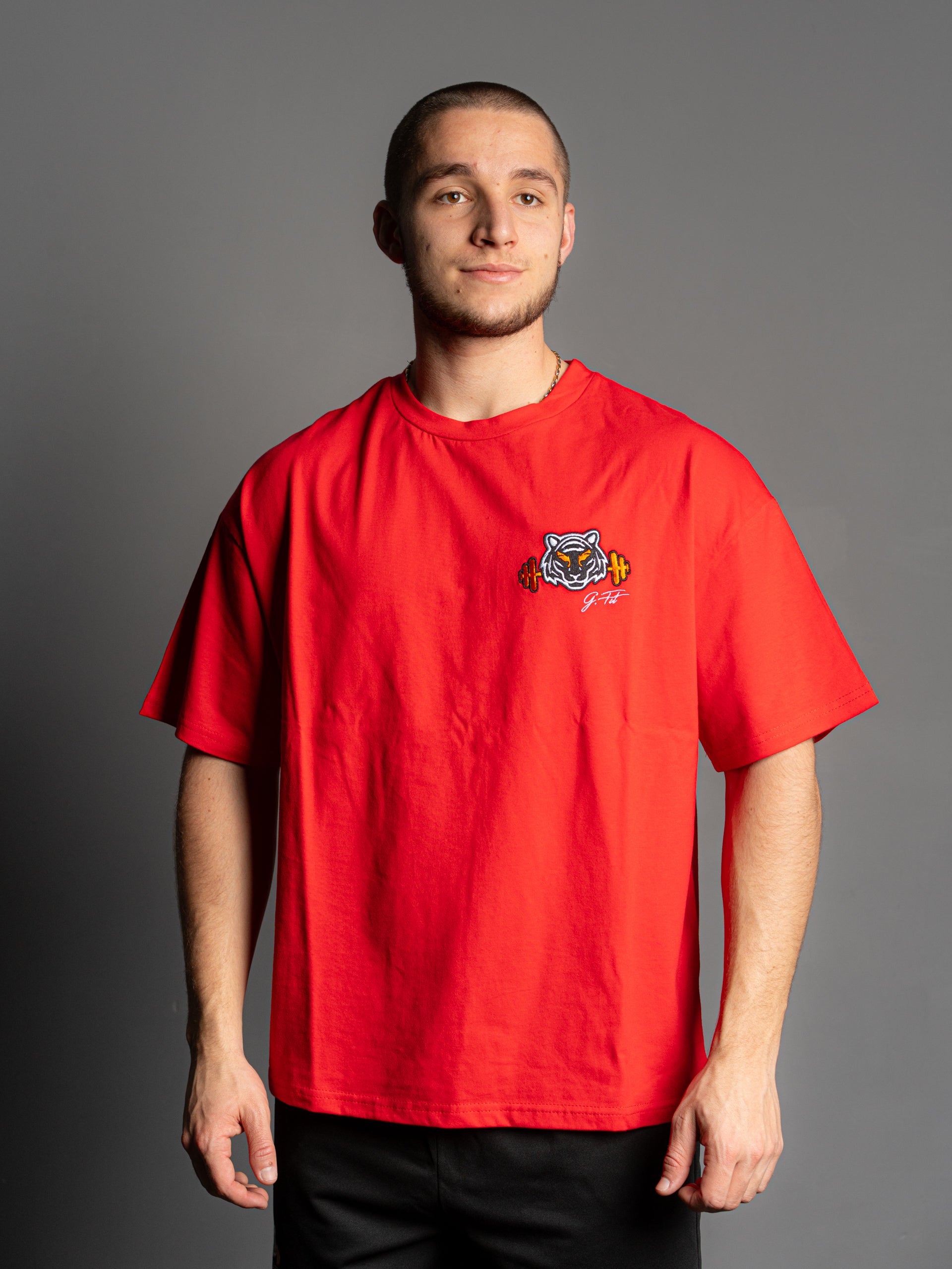 RED STREET OVER T-SHIRT