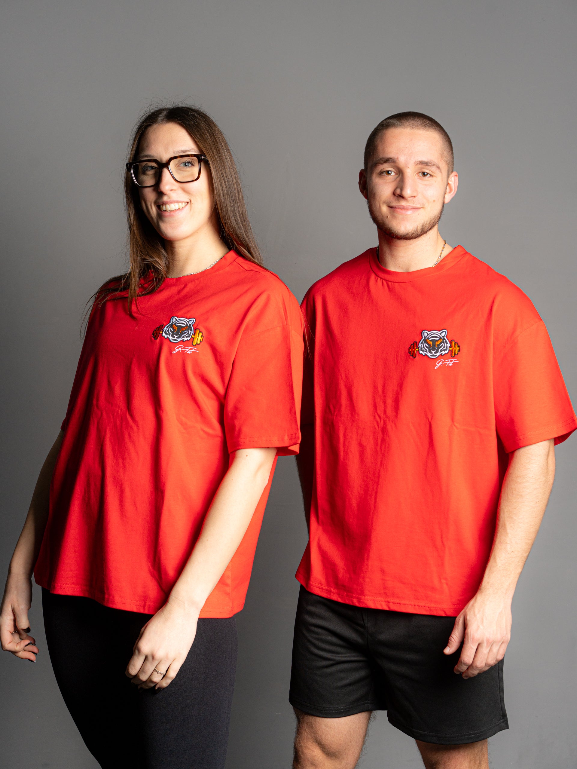 RED STREET OVER T-SHIRT