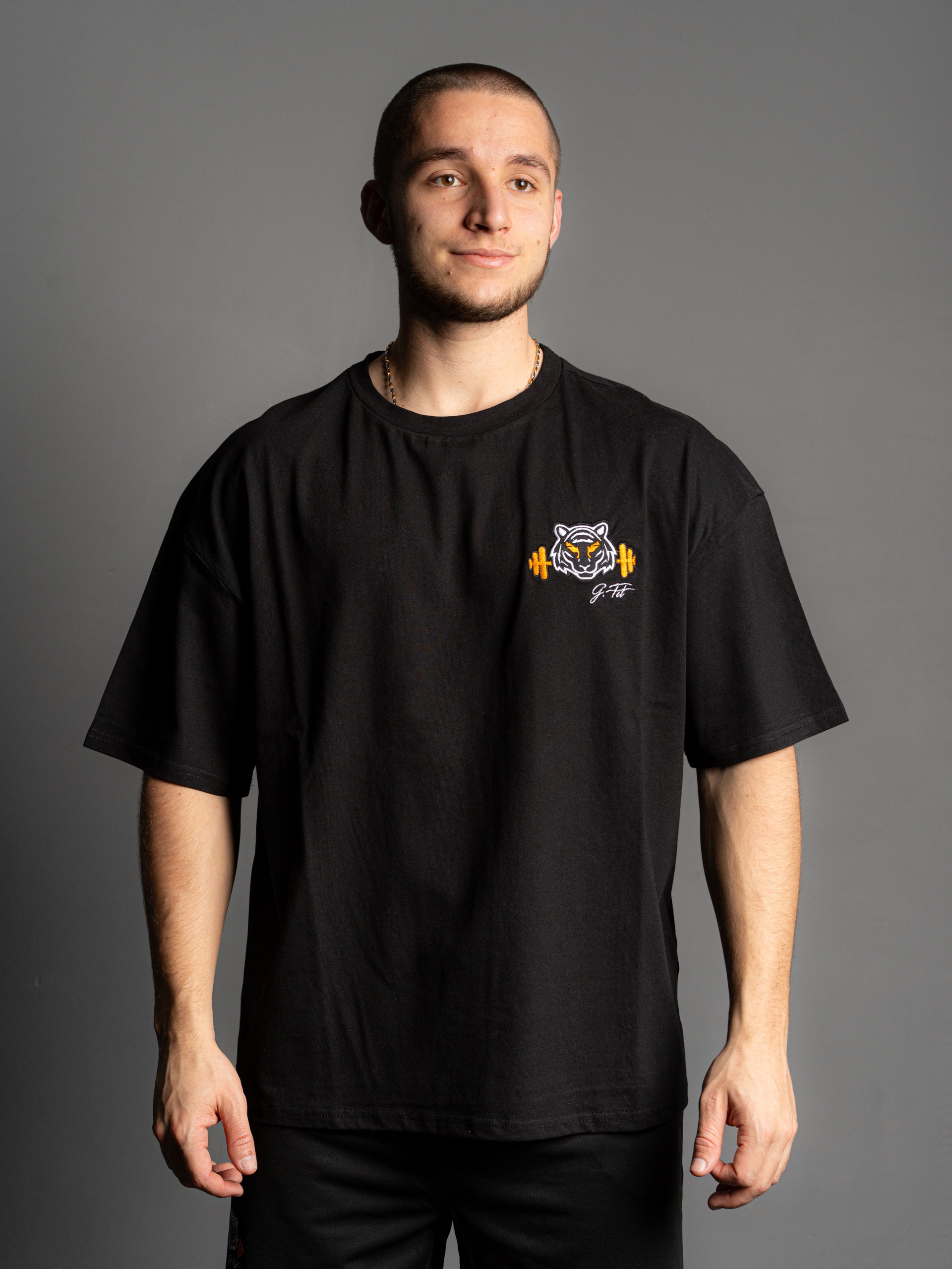 BLACK STREET OVER T-SHIRT