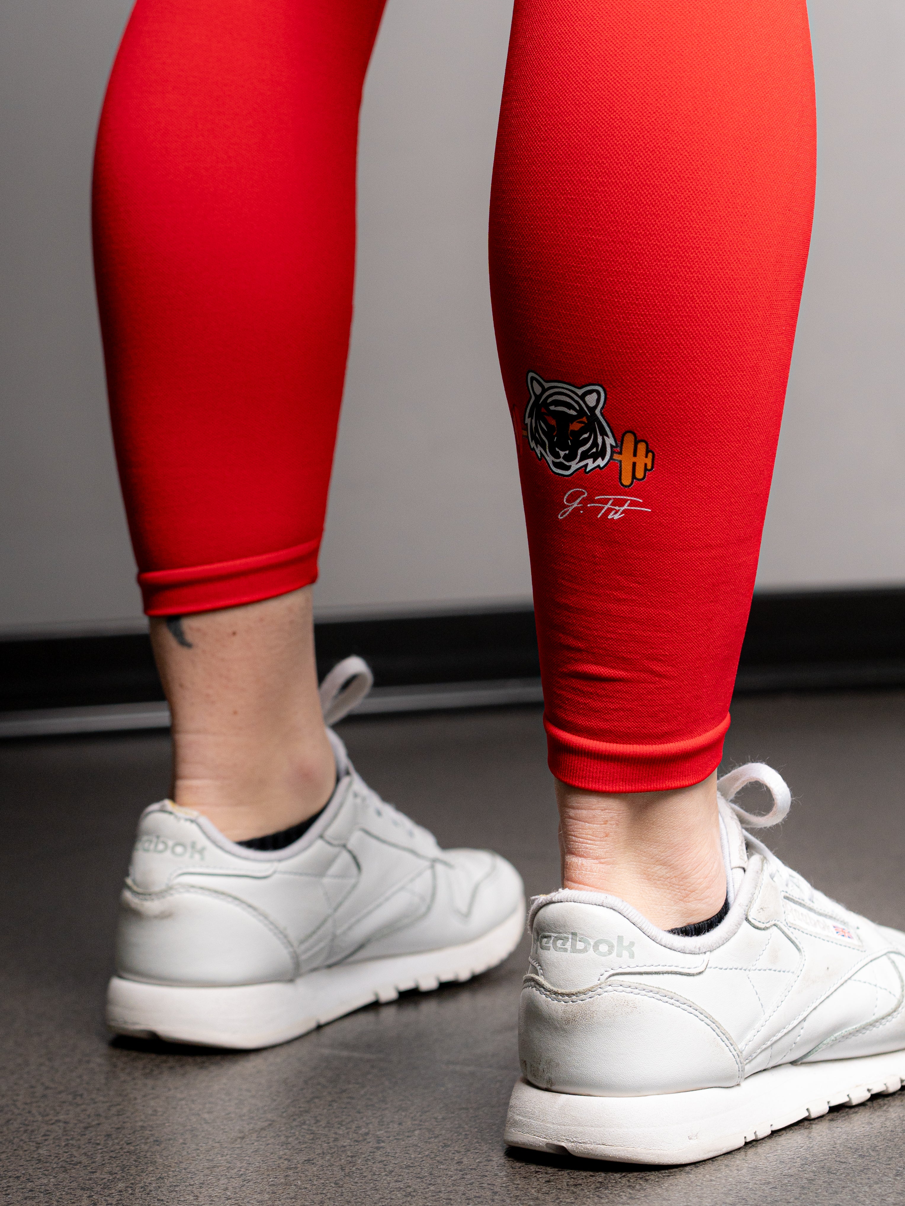 RED SCULPTY LEGGINGS