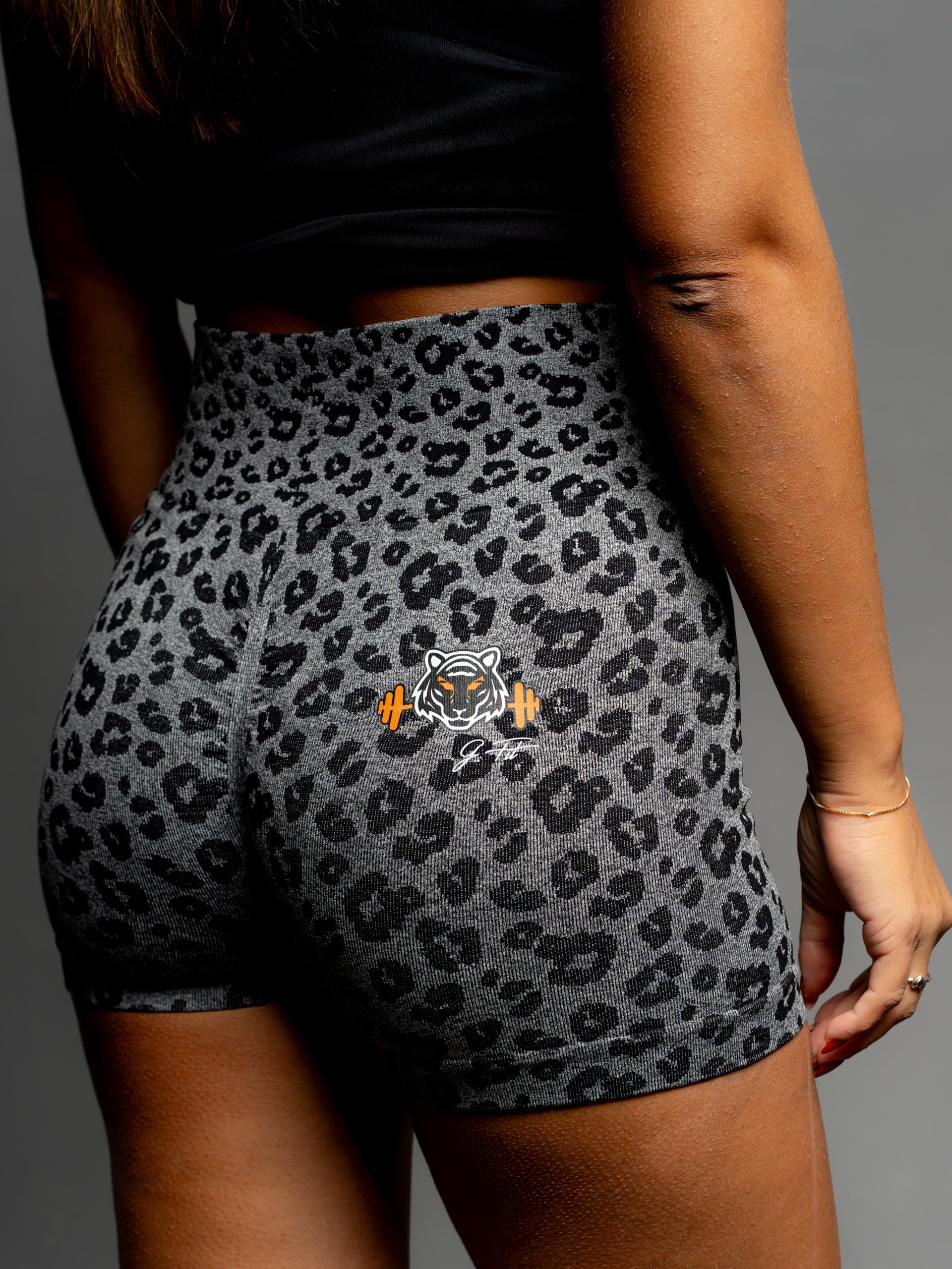 GREY LEOPARD SHORT