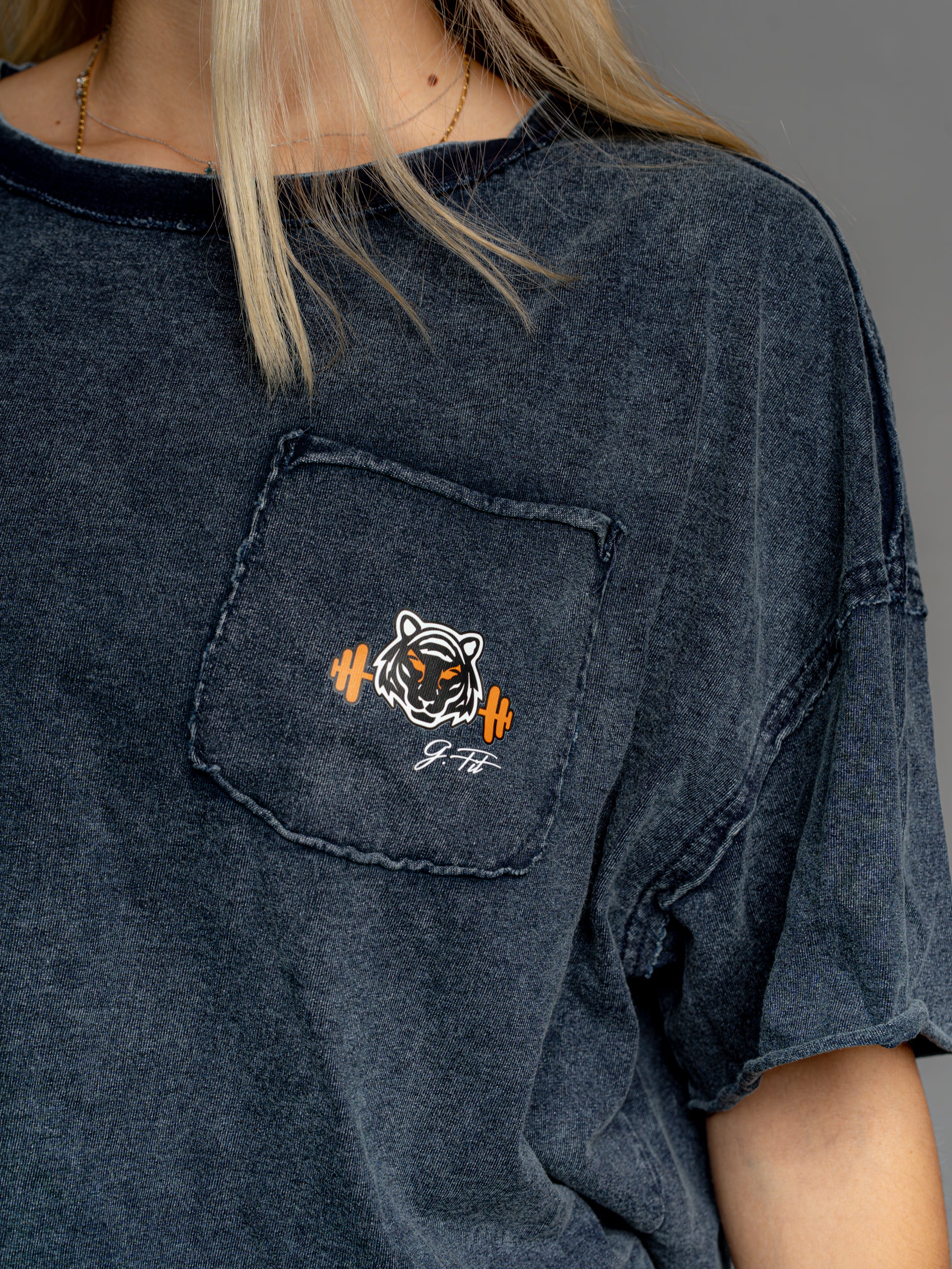 BLUE STREET STYLE T-SHIRT