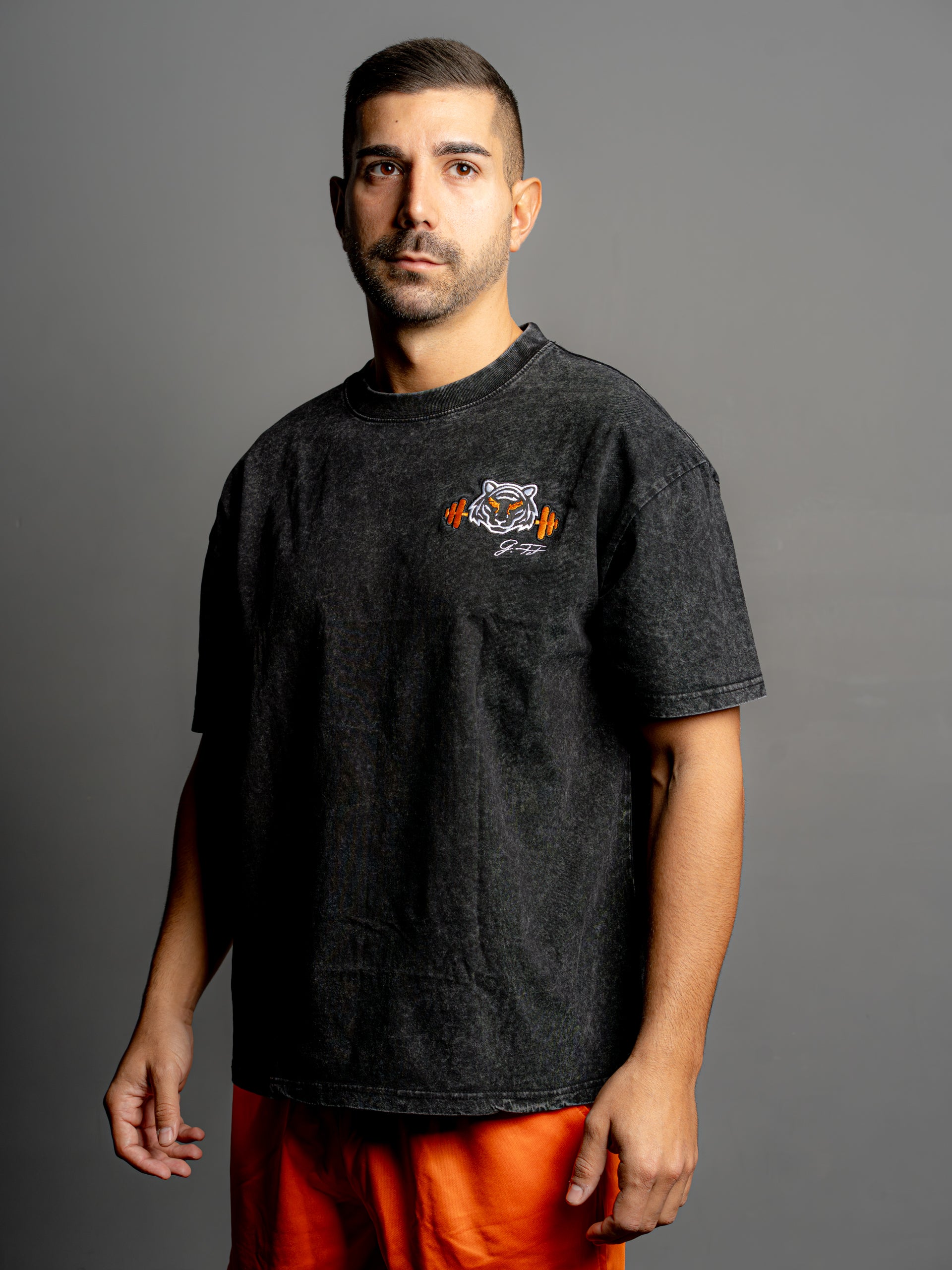 BLACK STREET OVER T-SHIRT