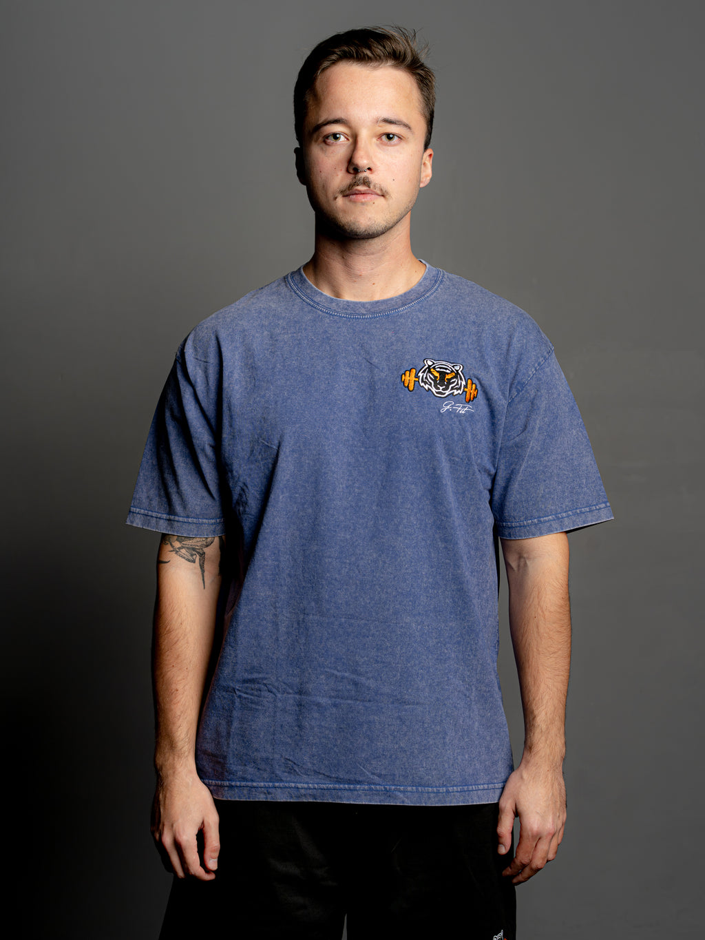 BLUE STREET OVER T-SHIRT