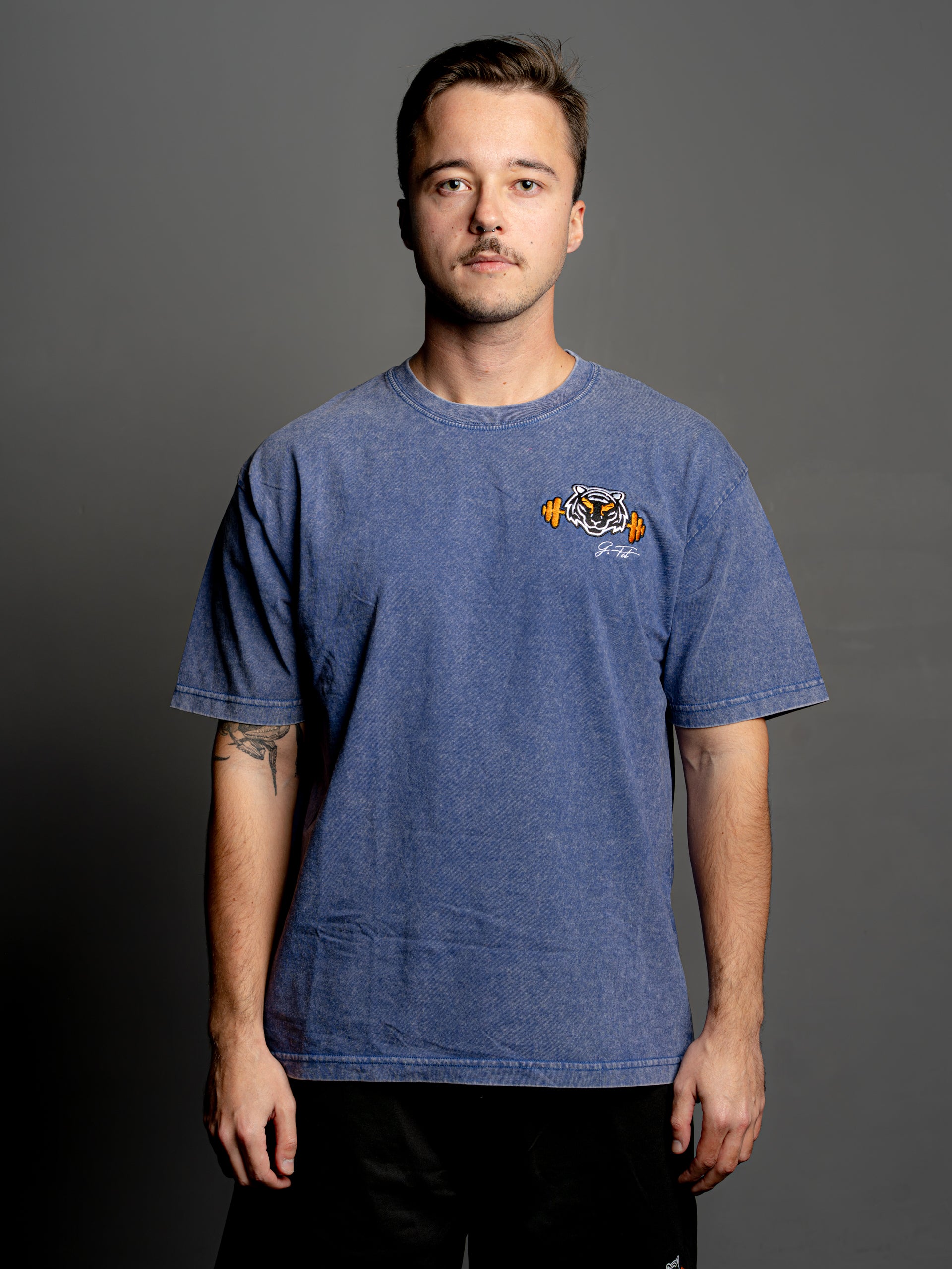 BLUE STREET OVER T-SHIRT