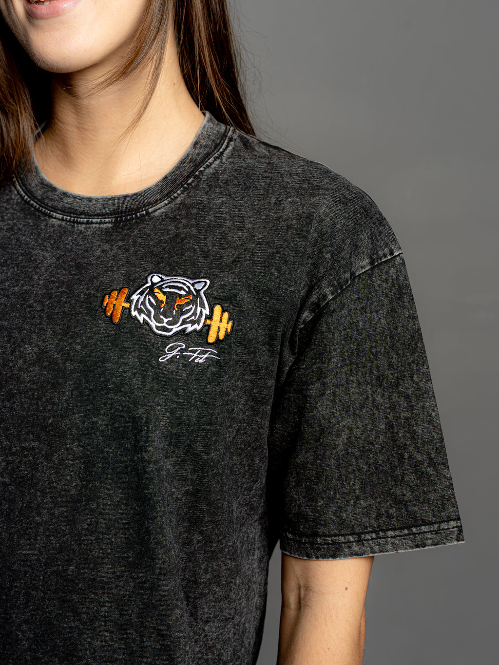 BLACK STREET OVER T-SHIRT