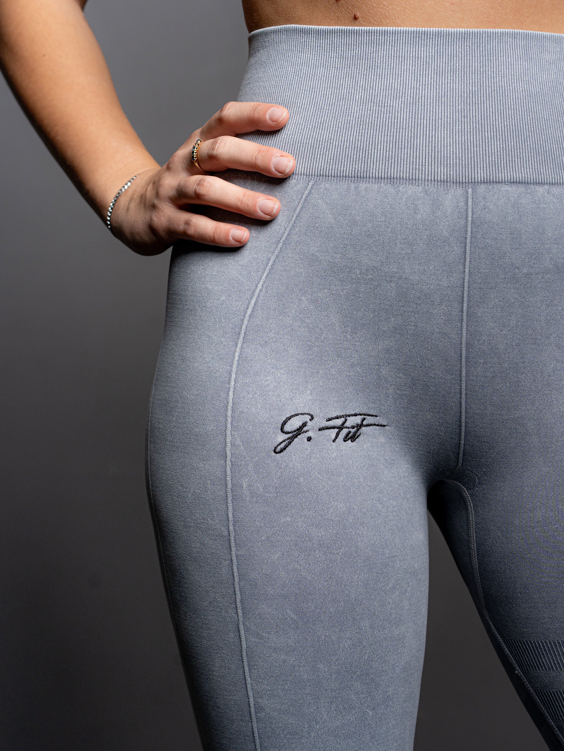 LIGHT GREY SHADOW FIT LEGGINGS