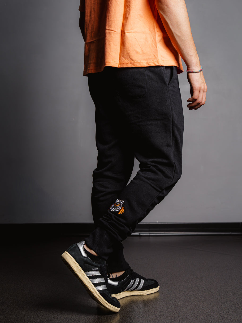 PANTALONE TUTA CON TIGRE RICAMATA - UOMO