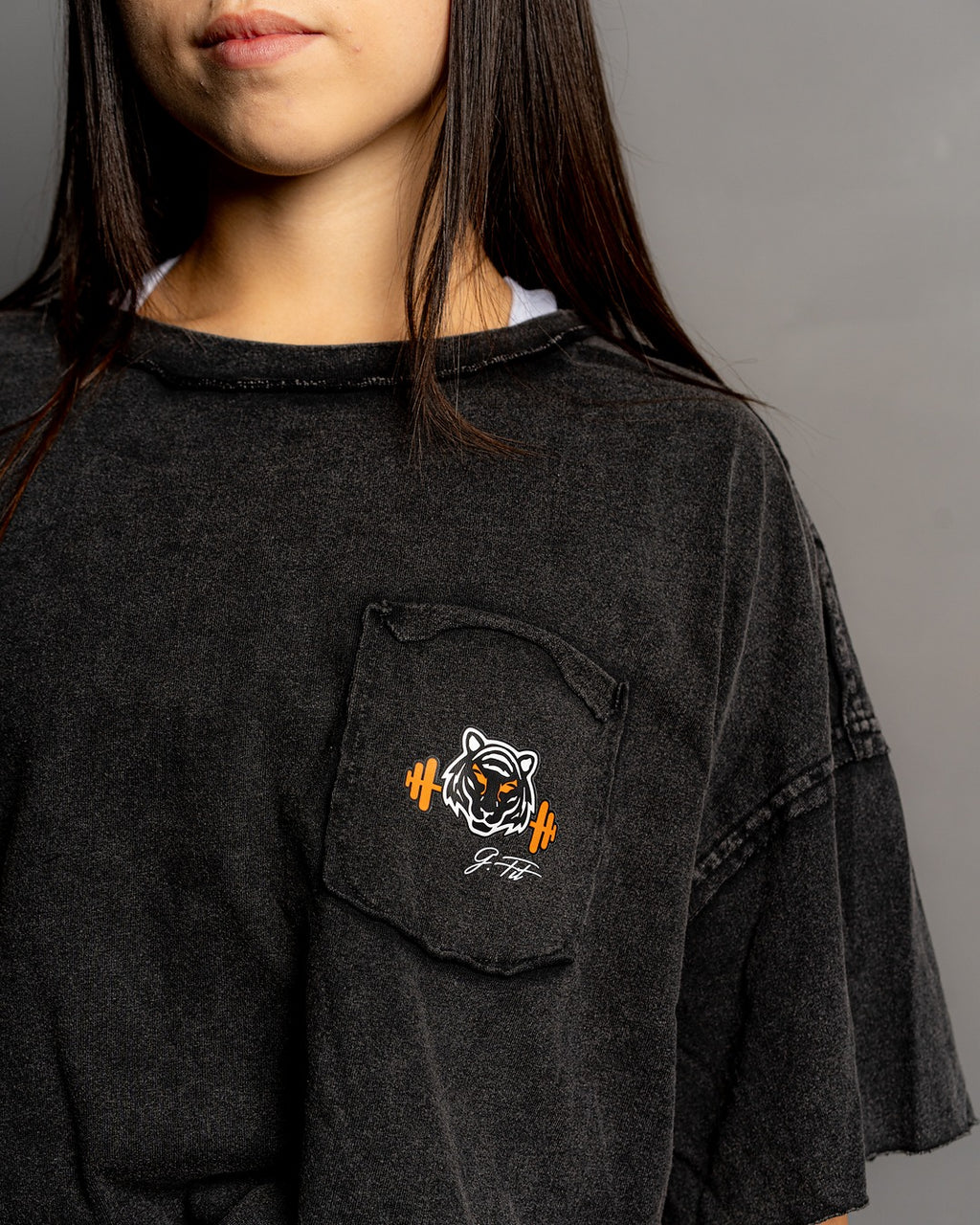 GREY STREET STYLE T-SHIRT