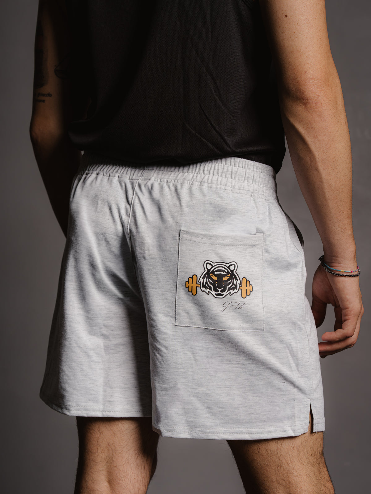 GREY ESSENTIAL SHORT