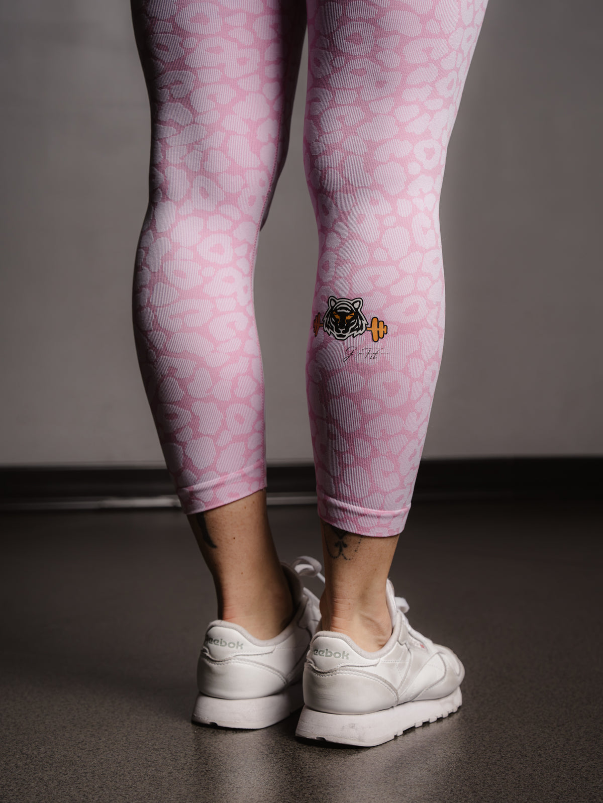 LIGHT PINK LEO LEGGINGS