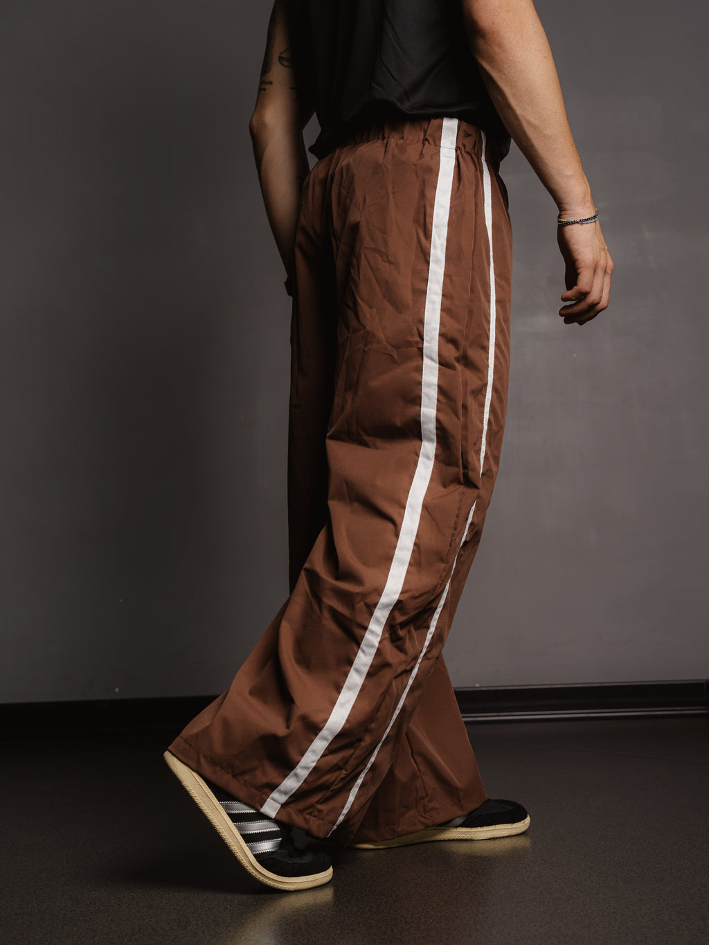 AEROBICS UNISEX PANTS BROWN
