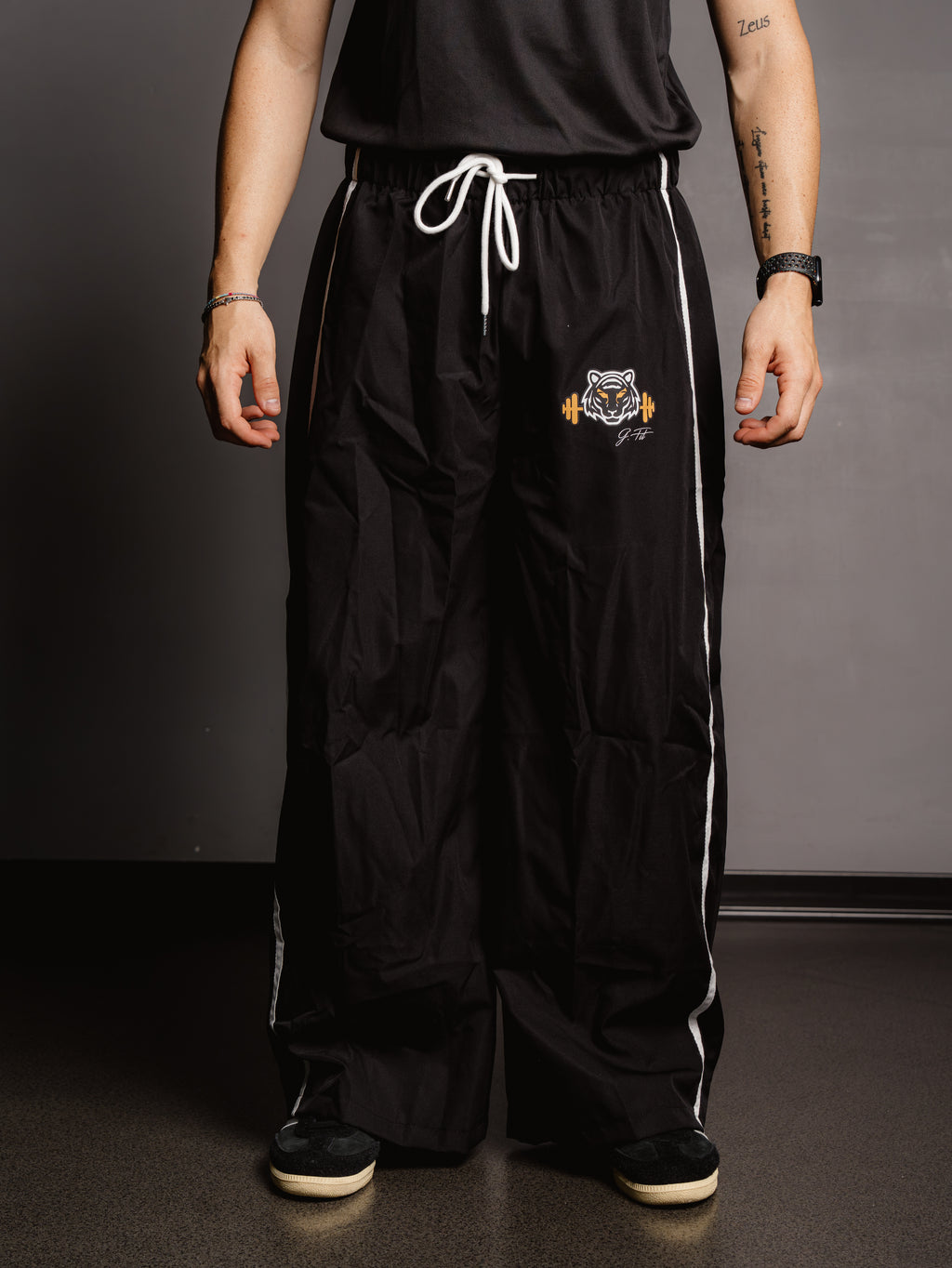 AEROBICS UNISEX PANTS BLACK