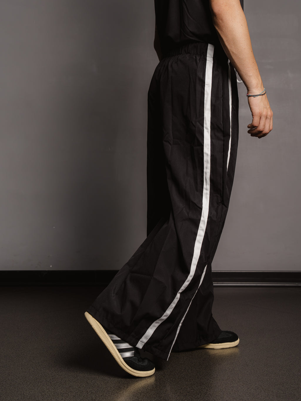 AEROBICS UNISEX PANTS BLACK